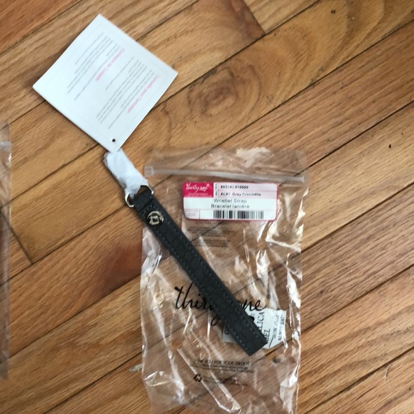 Thirty one NWT Rubie Mini in grey crocodile with matching strap! - Picture 3 of 3